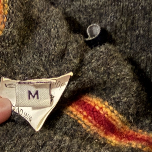 Classic Charcoal Cardigan in Gryffindor school colors - Picture 5 of 8